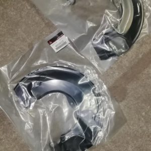 Set neue Ankerbleche VORNE original Mitsubishi für Evo 7-9 