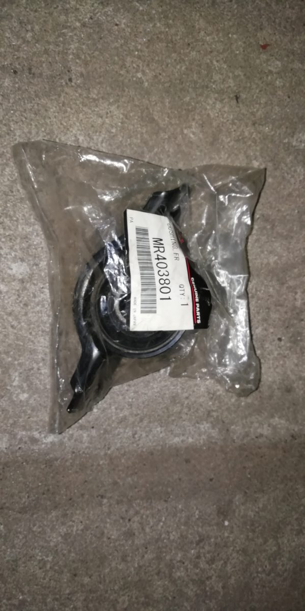Neues Querlenker Lager vorne links original Mitsubishi für Evo 4-6