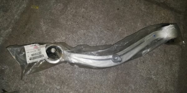 Neuer Querlenker hinten links original Mitsubishi für Evo 5+TME
