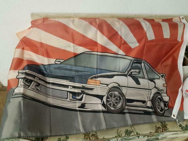 Wandfahne 150cmx90cm AE86 Sprinter Trueno Turbo Initial D