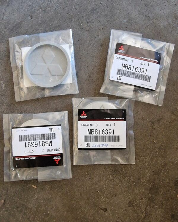 Neues Set OEM Nabendeckel für Mitsubishi Evo 7 BBS mit Klammer