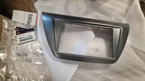 Abverkauf: Neue doppel DIN Verkleidung Radio Mitsubishi Evo 7-9