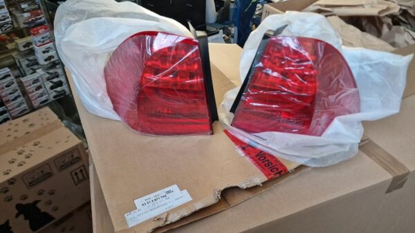 63217289425 + 6 Neue BMW E90 LCI Rückleuchten LED außen