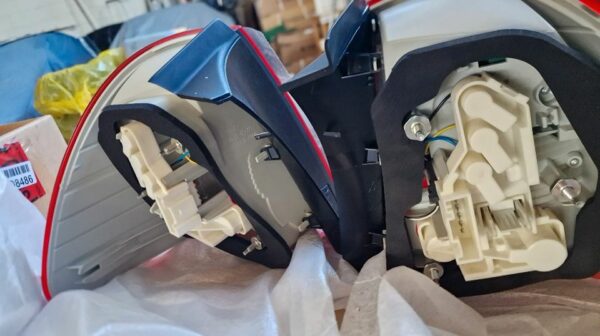 63217289425 + 6 Neue BMW E90 LCI Rückleuchten LED außen – Bild 3