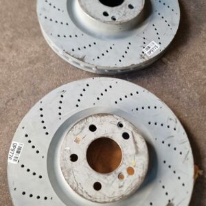 A000421201207 Neue Bremsscheiben vorne Mercdes C63 AMG