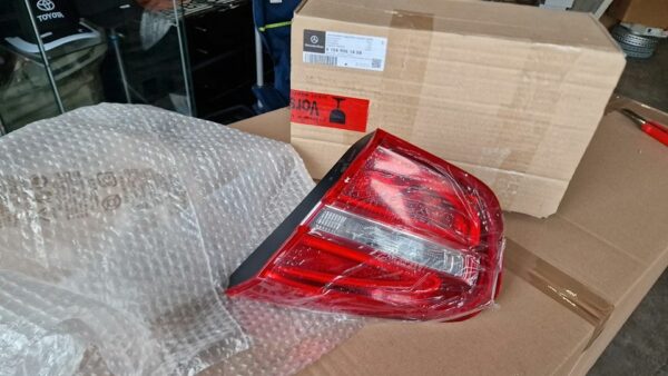 A1569061458 Neue Rückleuchte innen rechts Mercedes X156 GLA