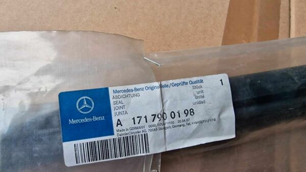 A1717900198 Mercedes SLK R171 Dichtung Variodach links NEU – Bild 2