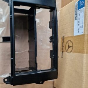 A63968909317C45 Neue Konsole Radio Mercedes W639 Vito