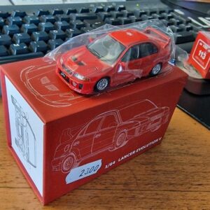 JKM Modellauto Mitsubishi Evo 5 GSR in 1/64 in rot oder gelb