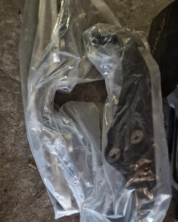 MR554749 + 750 Beide Träger RS Differential Mitsubishi Evo 5-9