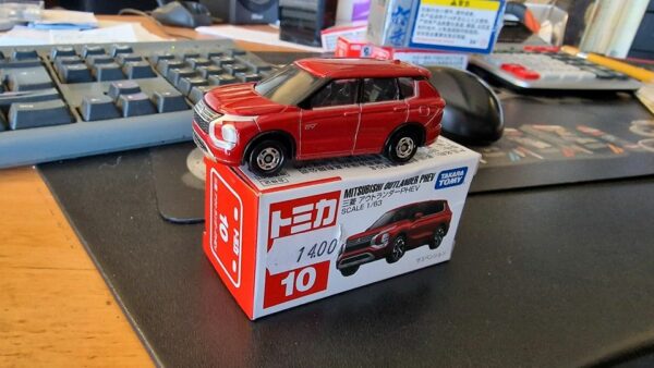 Modellauto Mitsubishi Outlander 3 PHEV in 1/63 Tomica