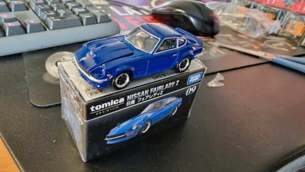 Modellauto Nissan Fairlady Z in 1/64 Tomica