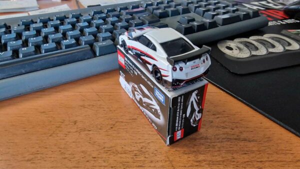 Modellauto Nissan GT-R R35 Nismo SE in 1/62 Tomica