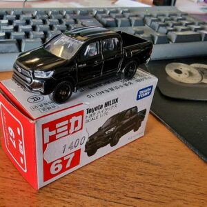 Modellauto Toyta Hilux in 1/70 Tomica