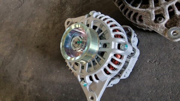 Neue Lichtmaschine für Mitsubishi Evo 4-9 CP9A, CT9 4G63T – Bild 2