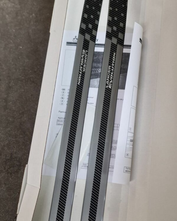 MZ314162 Neues Set Dekorleisten Carbonoptik Mitsubishi Evo 10 CZ4