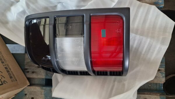 MB831089 Neue Rückleuchte links für Mitsubishi Pajero 2 V20 V40 – Bild 3