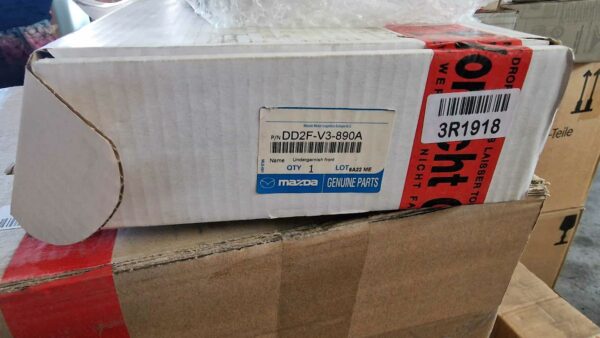 DD2F-V3-890A Neue Dekorleiste vorne original Mazda CX-3 ab 2015+ – Bild 3