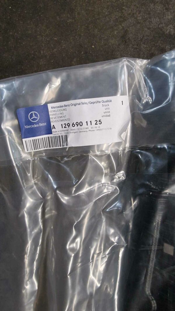 A1296901125 Neue Verkleidung Ladekante Kofferraum Mercedes R129 – Bild 3