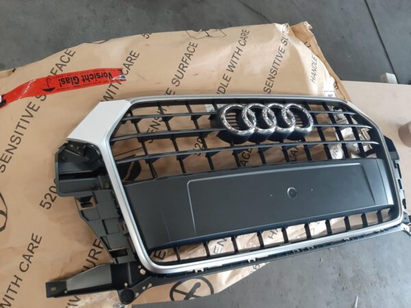8U0853651M1QP Neuer Audi Q3 8U Kühlergrill steingrau – Bild 3
