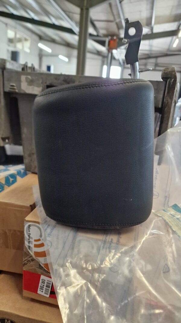 A1299700750 Neue Kopfstütze Leder schwarz Mercedes SL R129 – Bild 4