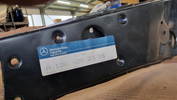 A1266202516 Neues Verstärkungsblech vorne links Mercedes W126 – Bild 3
