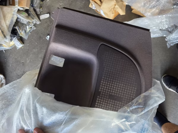 A21069012498G31 Neue Hutablage Mercedes W210 Limousine – Bild 4