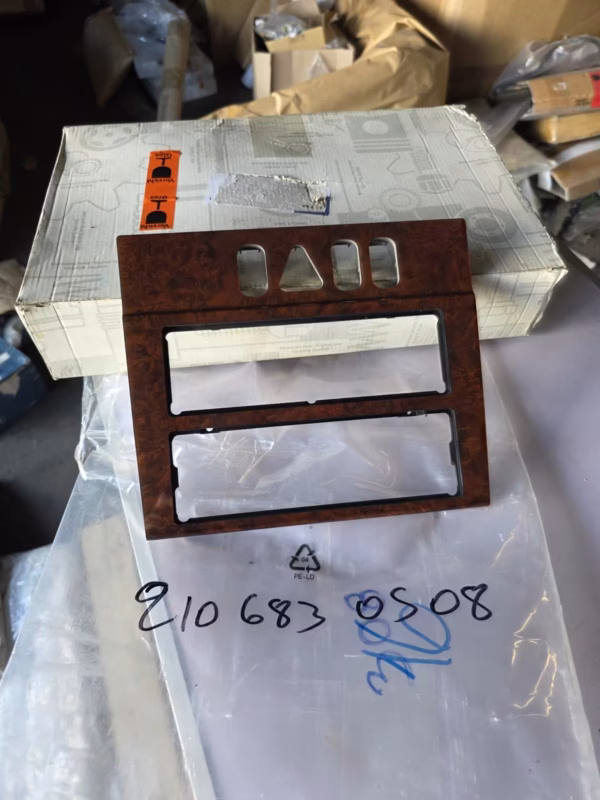 A2106830508 Neue Wurzelnuss Holzblende Armatur Mercedes W210 – Bild 3