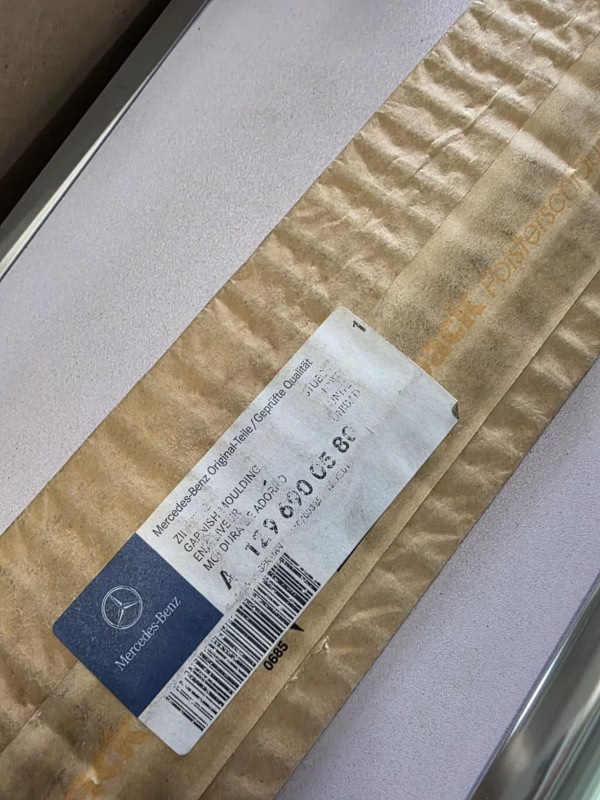A1296900580 Neue Zierleiste Chromeleiste Türe links Mercedes R129 – Bild 2