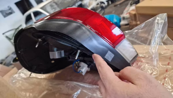 84201AC100 Neue Rückleuchte rechts für Subaru Outback B11 BG – Bild 2