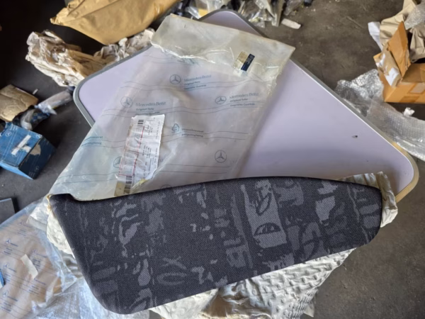 A21072047709B62 Neue Verkleidung Fahrertüre Mercedes W210