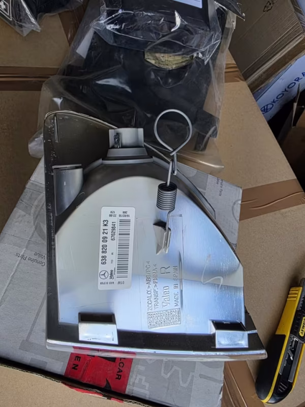 A6388200921 Neuer Blinker vorne rechts Mercedes W638 Vito V-Klass – Bild 2