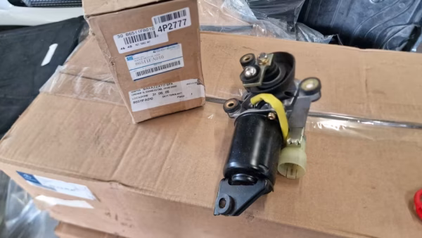 86511FA010 Neuer Wischermotor LHD vorne Subaru Impreza GC GF