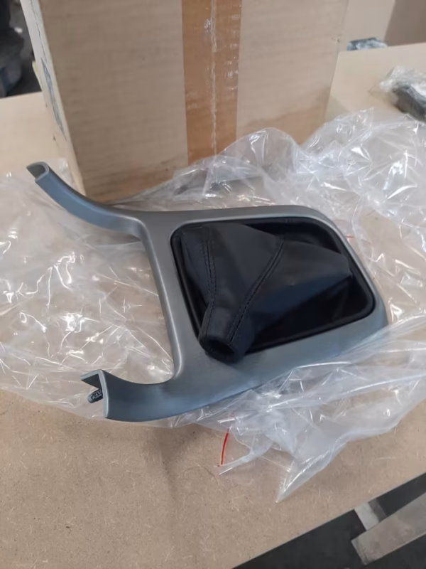 94110AE190 Neue Verkleidung Schaltung Subaru Legacy BH RHD Modell