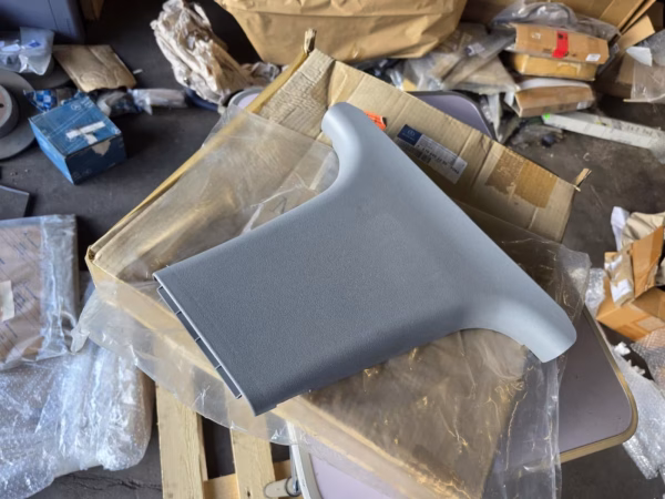 A21069022307D66 Neue Verkleidung B-Säule u. rechts Mercedes W210 – Bild 2