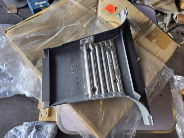A21069022307D66 Neue Verkleidung B-Säule u. rechts Mercedes W210 – Bild 3