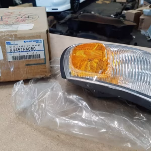 84451FA080 Neues Standlicht vorne rechts Subaru Impreza 93-01