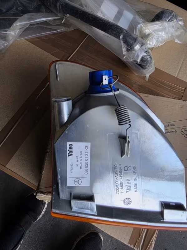 A6388200021 + A6388200121 Beide neue Blinker vorne Mercedes W638 Vito V-Klasse – Bild 5