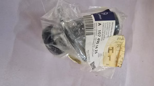 A1074901325 + A1074901425 Neue Ausgleichsrohre Mercedes R107 SL – Bild 3