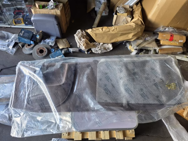 A21069012498G31 Neue Hutablage Mercedes W210 Limousine