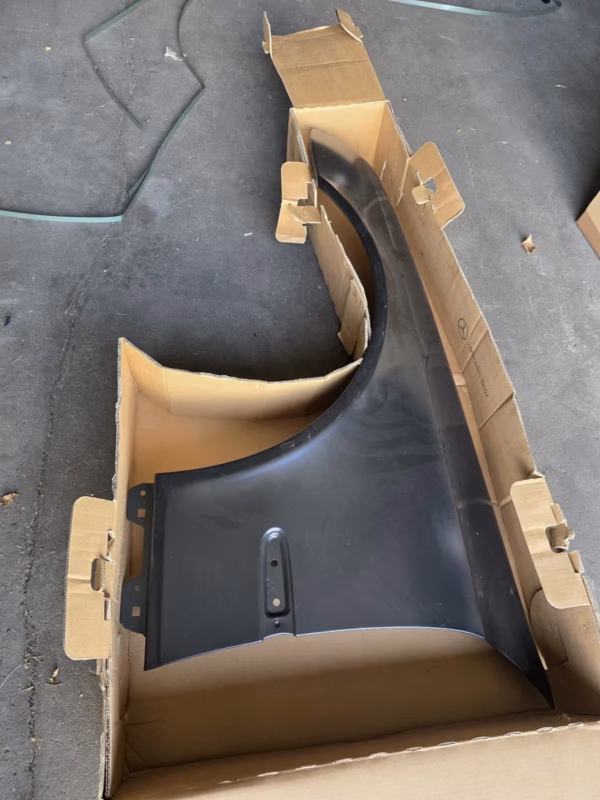 A2118801318 Neuer Kotflügel vorne links Mercedes W211 original