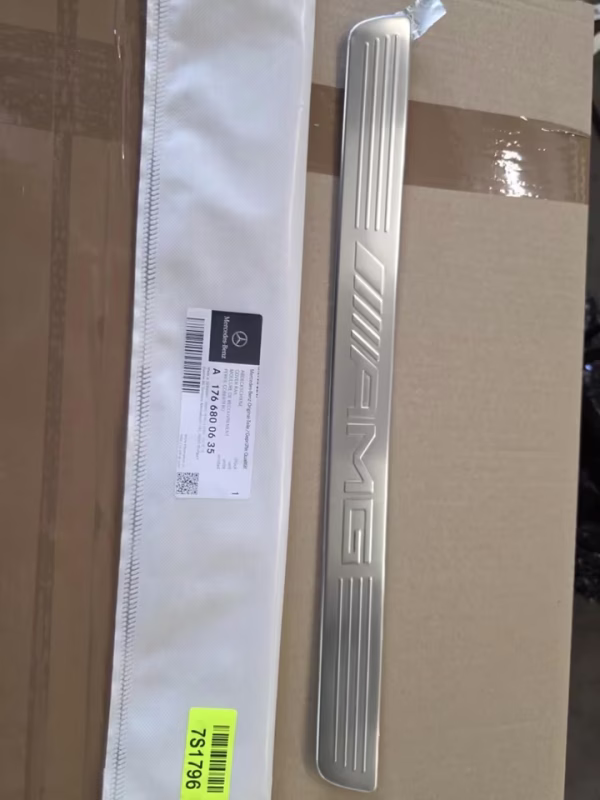 A1766800635 Neue Einstiegsleiste vorne AMG Mercedes W156 GLA X156