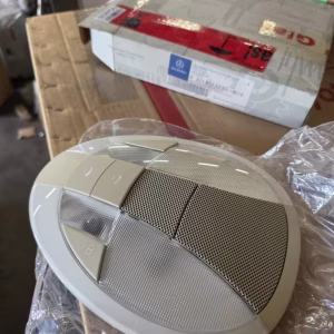 A21182022018J12 Neue Innenleuchte hinten Mercedes W211