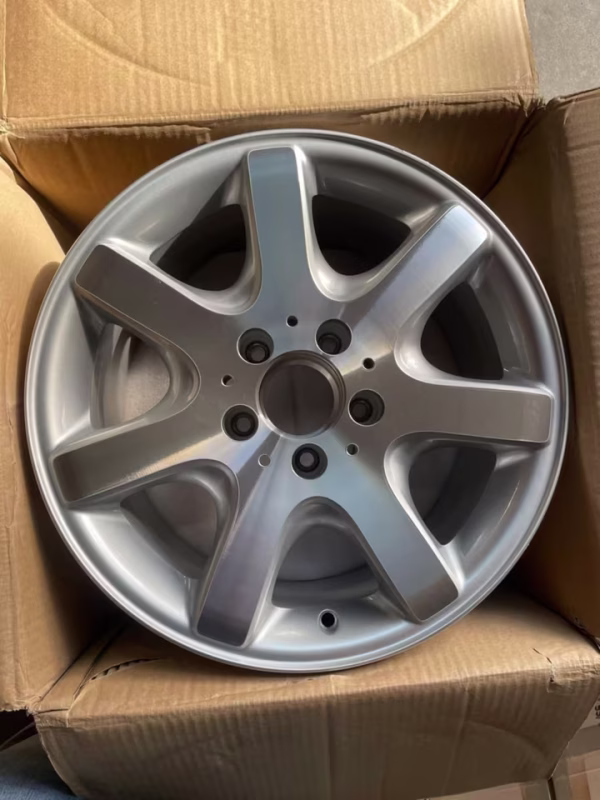 A1704010302 Neue Mercedes Alufelge 8Jx16 ET30