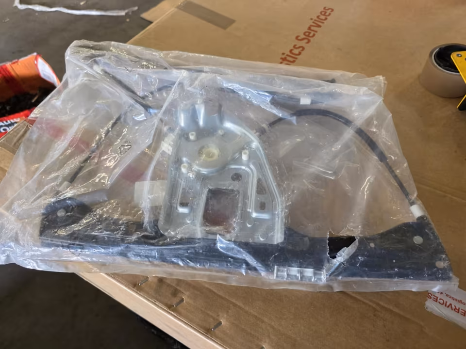 A2037201646 Neuer Fensterheber vorne rechts Mercedes W203