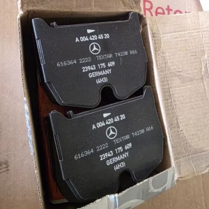 A004420452041 Neue Bremsbeläge vorne Mercedes M113K 55 AMG