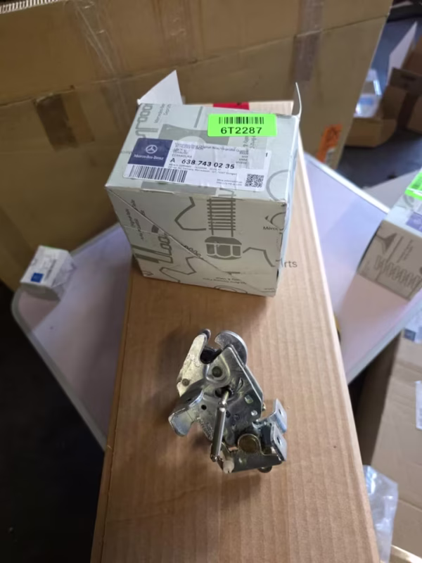 A6387430235 Neues Heckklappenschloss Mercedes W638