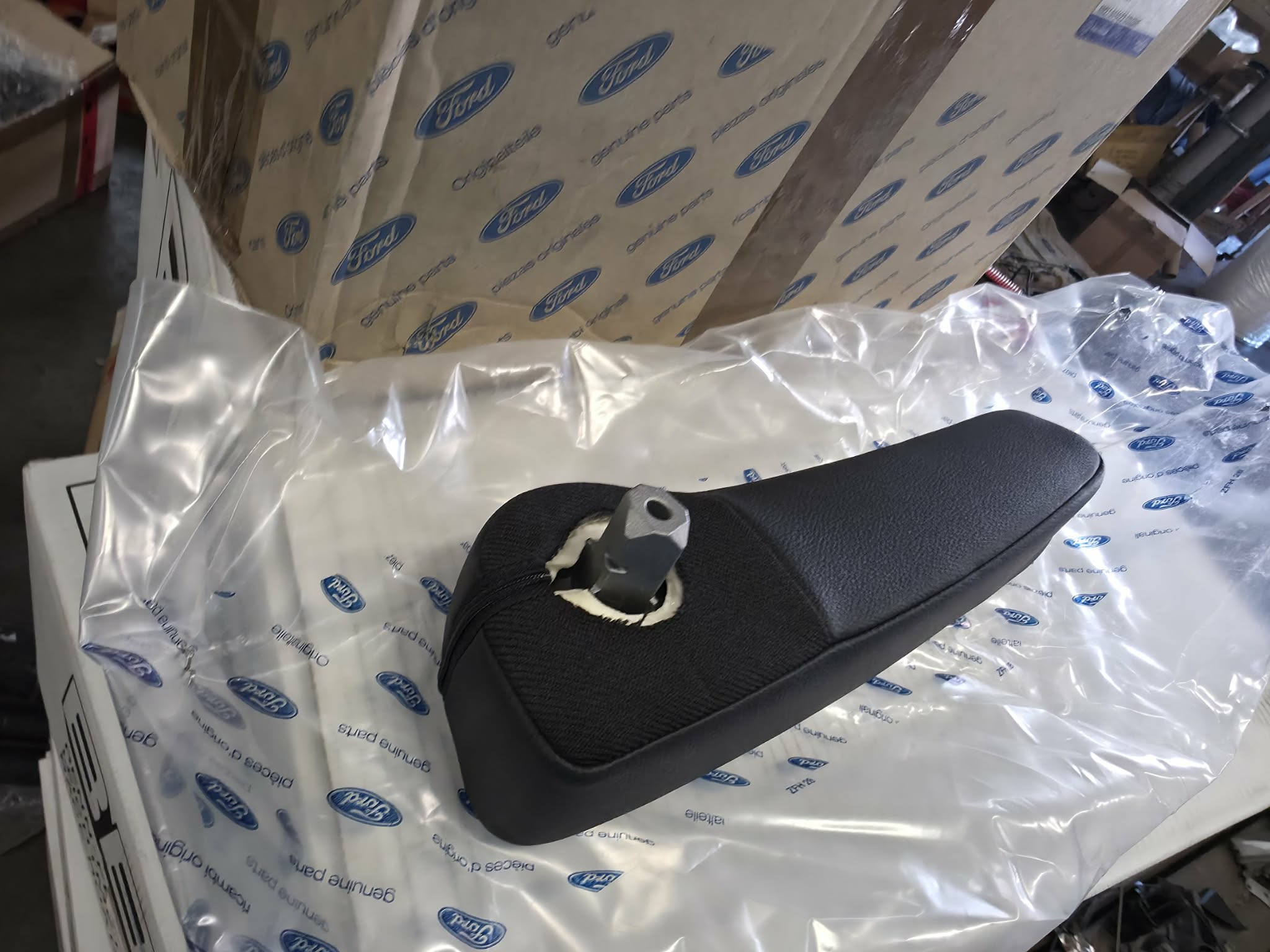 1558540 Neue Leder Armlehne vorne FORD Galaxy S-Max – Bild 2