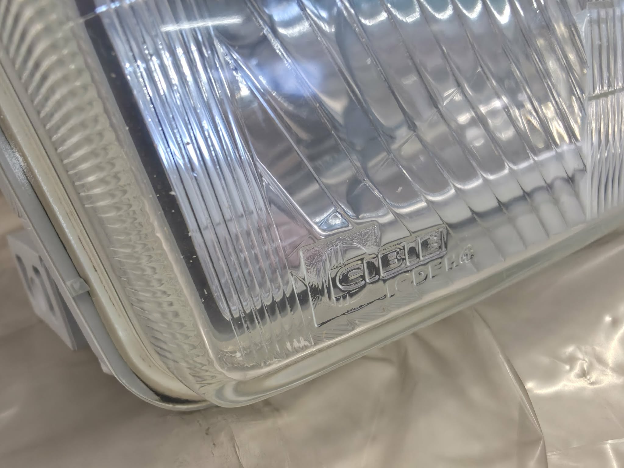 9565946 Neuer Scheinwerfer rechts H4 komplett SAAB 9000 Valeo – Bild 5