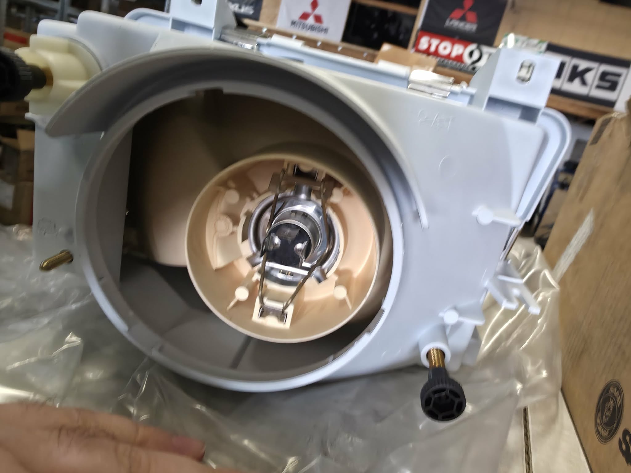 9565946 Neuer Scheinwerfer rechts H4 komplett SAAB 9000 Valeo – Bild 6